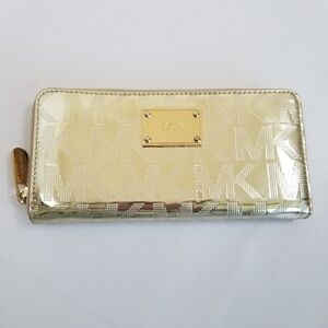 Michael Kors Gold Wallet No Call Outs